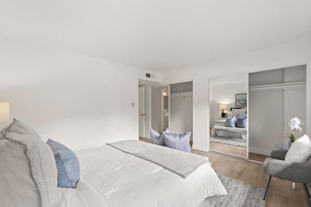 21 Willow Road, Menlo Park CA: https://media.crmls.org/mediaz/4e7b3936-3ba8-4e55-83df-20c9e45797aa.jpg