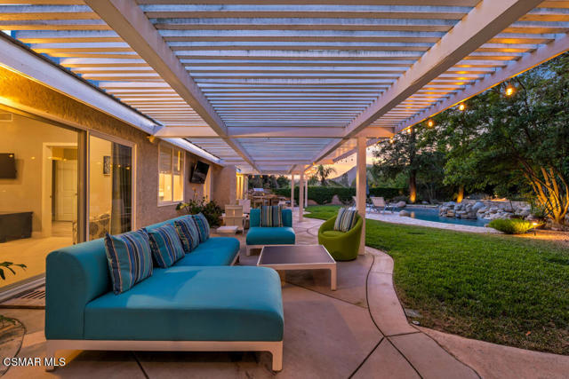 4953 Kilburn Court, Oak Park CA: https://media.crmls.org/mediaz/4e7b5fce-8d44-4086-accd-dd73c95fecda.jpg