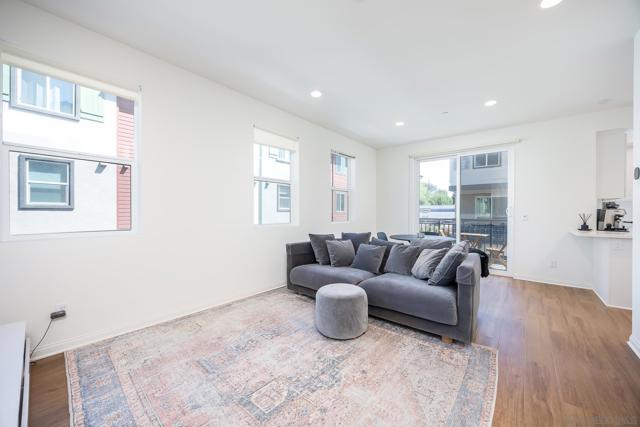 8383 Yellowstone St, Lemon Grove CA: https://media.crmls.org/mediaz/4e7b68f5-0700-4f05-8400-b17be7a31618.jpg