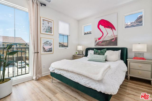 20763 Pine Cone Circle, Porter Ranch CA: https://media.crmls.org/mediaz/4e7bddd8-a771-4136-bc0f-49b9747c1fbd.jpg