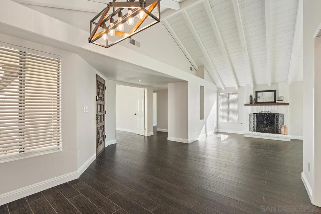 MLS #250043303SD image #9