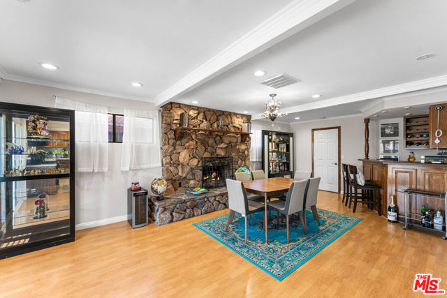 18032 Mariner Drive, Victorville CA: https://media.crmls.org/mediaz/4e7c3373-692b-444f-93d9-7e2fa24a82d0.jpg