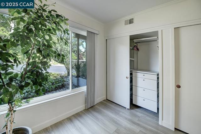 2017 Oakmont Way, Walnut Creek CA: https://media.crmls.org/mediaz/4e7c3dd0-3519-4f26-9ec0-8939e9eec72b.jpg