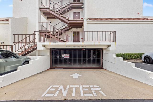 6330 Genesee Ave, San Diego CA: https://media.crmls.org/mediaz/4e7d35f7-6cf4-44f4-9eb6-73a9081ebe17.jpg