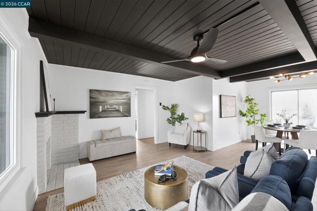 1838 Overhill Rd, Concord CA: https://media.crmls.org/mediaz/4e7eadd2-32fb-4323-8ff8-b9ae5fc16304.jpg