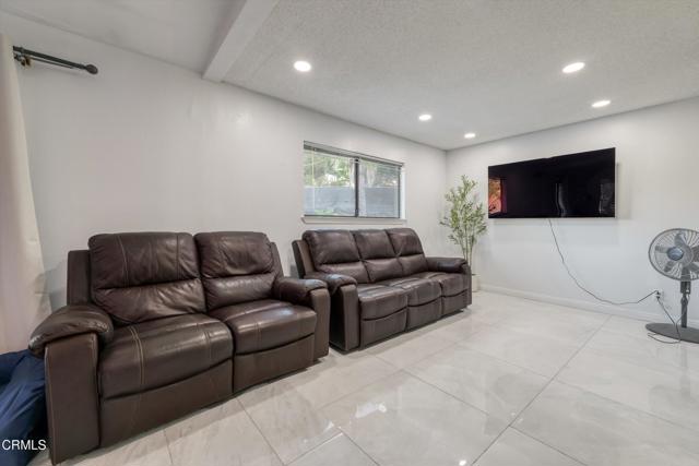 Detail Gallery Image 30 of 70 For 652 Stonebrook St, Simi Valley,  CA 93065 - 4 Beds | 2/1 Baths