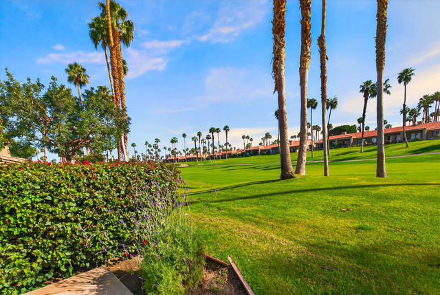 76205 Impatiens Circle, Palm Desert CA: https://media.crmls.org/mediaz/4e7fc9fa-53fa-42a2-badb-b196b8410fb5.jpg