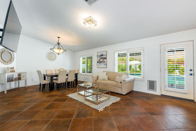 47845 Via Firenze, La Quinta CA: https://media.crmls.org/mediaz/4e7fec6e-81a9-41fc-bb41-b3156f631d5d.jpg