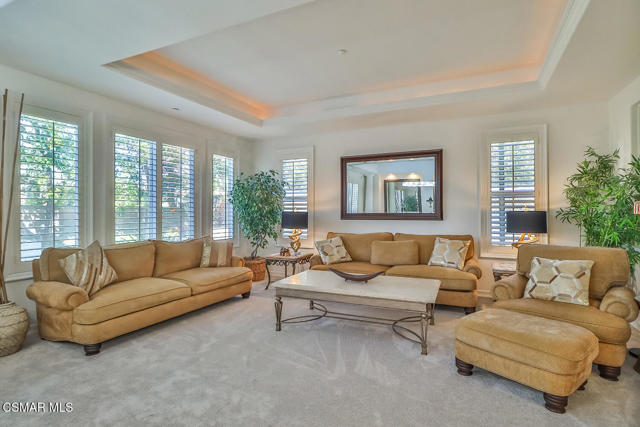2589 Featherwood Street, Westlake Village CA: https://media.crmls.org/mediaz/4e8040f2-96a2-4303-9cf7-8a956d3b8a92.jpg