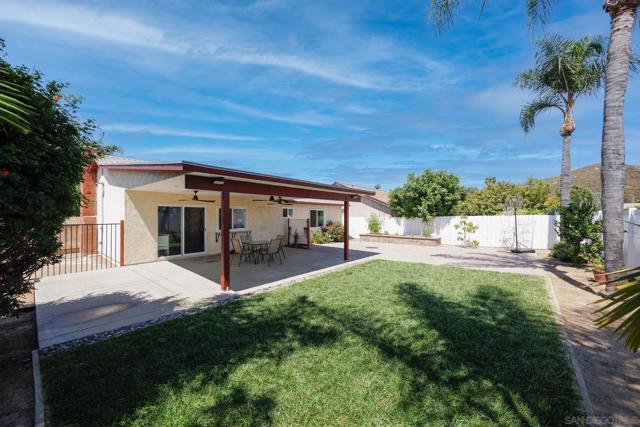 10835 Grand Fork Dr, Santee CA: https://media.crmls.org/mediaz/4e8078ce-2bdb-4954-8d36-0beac8d4a128.jpg