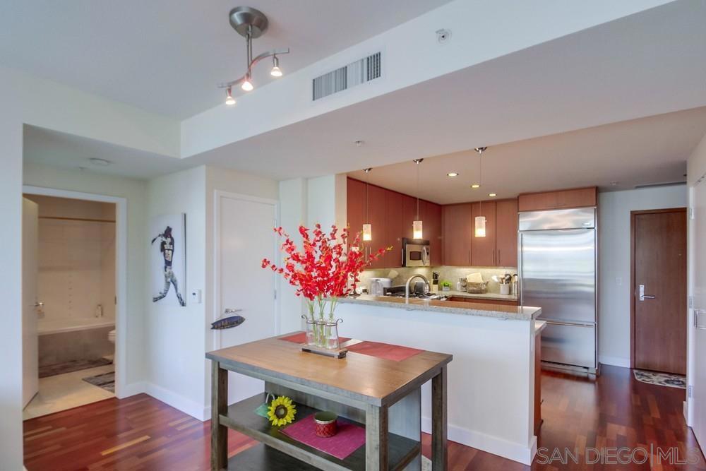 325 7th Ave - photo 13