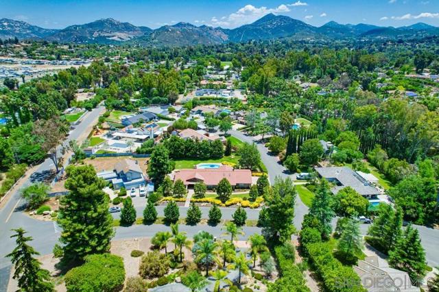 16657 Valle Verde Rd, Poway CA: https://media.crmls.org/mediaz/4e80e086-83c9-413d-ac6e-6f6405c31bca.jpg