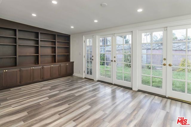 5332 Goodland Avenue, Valley Village CA: https://media.crmls.org/mediaz/4e80f026-dc9e-48de-adfb-450075f095cc.jpg