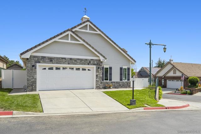 1198 Gazania Ct, San Marcos CA: https://media.crmls.org/mediaz/4e80f0ee-4544-49d4-8369-82e652406a8d.jpg