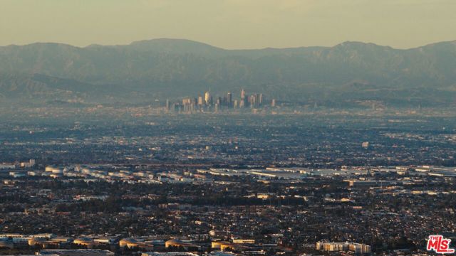 4 Buckboard Lane, Rolling Hills CA: https://media.crmls.org/mediaz/4e813d88-6eb9-4568-b7ef-f28880b8d676.jpg