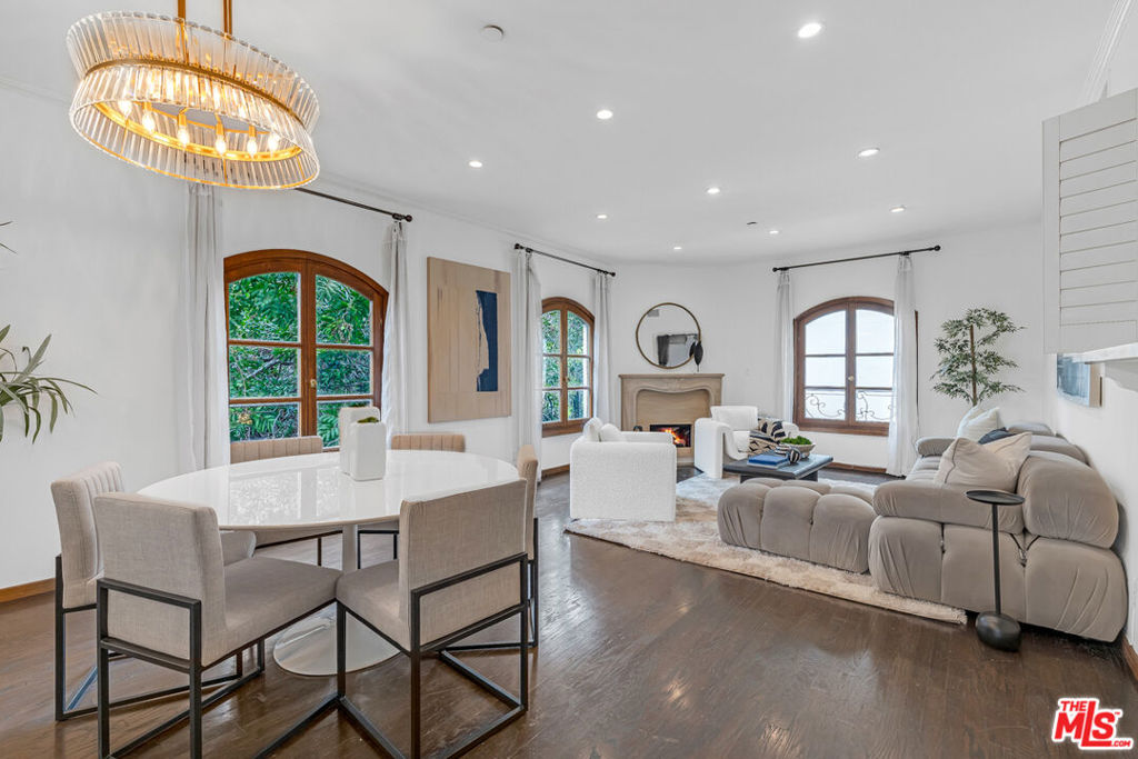 325 S Swall Drive #304