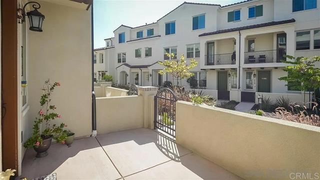 Detail Gallery Image 14 of 21 For 16160 Veridian Cir, San Diego,  CA 92127 - 4 Beds | 3/1 Baths