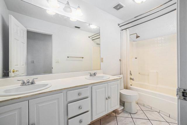 8736 Glacier Point Drive, Stockton CA: https://media.crmls.org/mediaz/4e822052-5d56-48b2-8a2b-1cba39da6b27.jpg