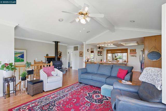 3648 Morgan Territory Rd, Clayton CA: https://media.crmls.org/mediaz/4e8254bf-5276-4a2b-a4fb-7a959ae98e15.jpg