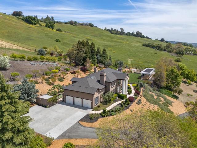 9540 Via Del Oro, Gilroy CA: https://media.crmls.org/mediaz/4e829f24-9417-4f31-972e-7f20b2748b02.jpg