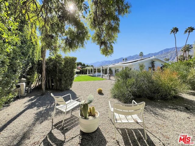 2235 E Paseo Gracia, Palm Springs CA: https://media.crmls.org/mediaz/4e82dd7d-e517-46f5-b772-707fe99d236b.jpg