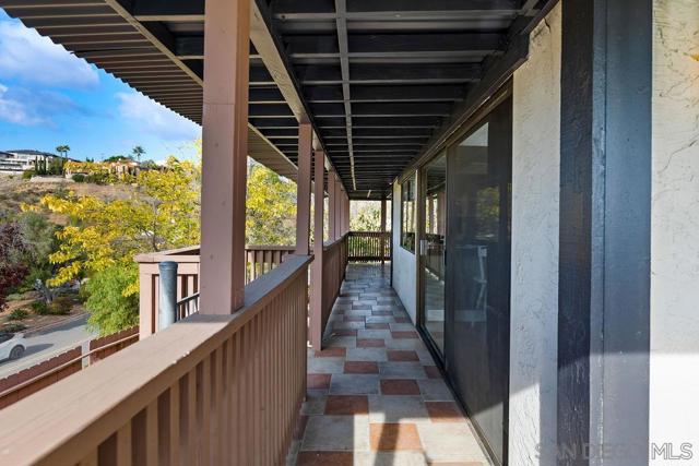 4339 Macronald Dr., La Mesa CA: https://media.crmls.org/mediaz/4e83b47a-e2c1-4998-a434-3925498d4d99.jpg