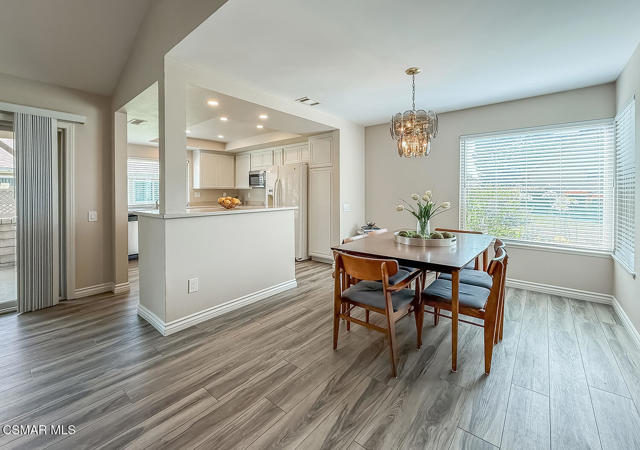 38114 Village 38, Camarillo CA: https://media.crmls.org/mediaz/4e83e664-d5a7-44ea-98d2-297af5723b95.jpg