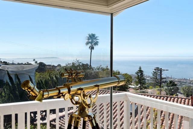 6130 Terryhill Drive, La Jolla CA: https://media.crmls.org/mediaz/4e845c97-78df-4435-98ac-3832a066564f.jpg