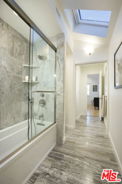 426 S Swall Drive, Beverly Hills CA: https://media.crmls.org/mediaz/4e84c9a5-6bd4-403e-b823-b5c21bc74724.jpg