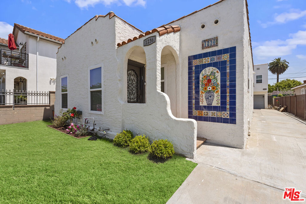 1236 S Mullen Avenue
