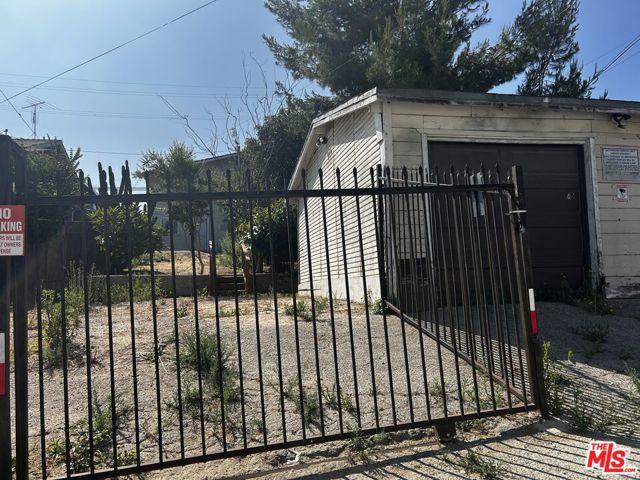 543 S Chicago Street, Los Angeles CA: https://media.crmls.org/mediaz/4e85699f-2ba7-41f4-8048-655aa3bcd3a8.jpg