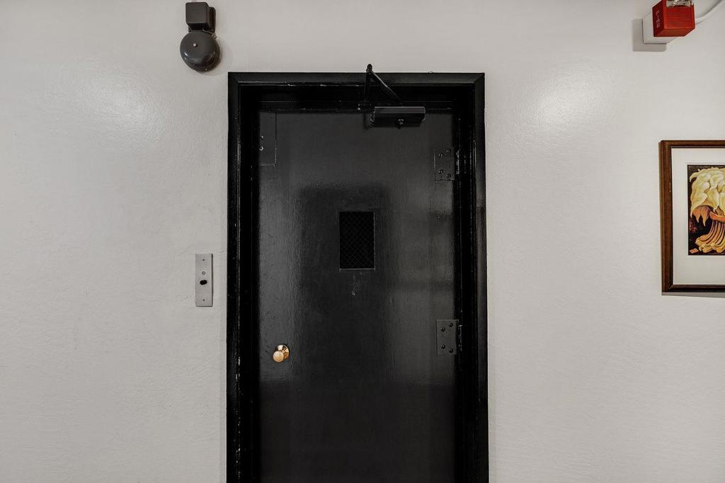 https://media.crmls.org/mediaz/4e863ec7-73c0-4b9c-bd32-7e7e2964ef4d.jpg?preset=X-Large