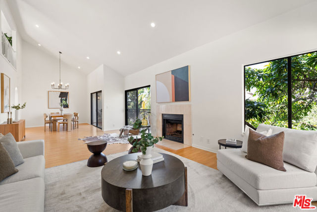 1742 S Bentley Avenue, Los Angeles CA: https://media.crmls.org/mediaz/4e86698d-17cb-4c62-9b42-c3bd22ca1bf3.jpg