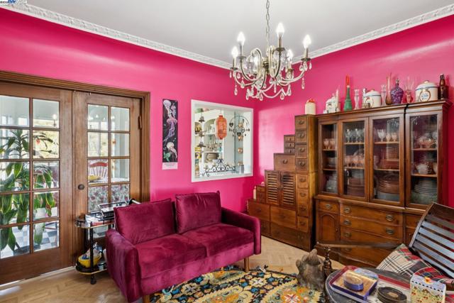 658 30Th Ave, San Francisco CA: https://media.crmls.org/mediaz/4e8742ff-6ec7-4b21-bbb0-387efbc14e3d.jpg