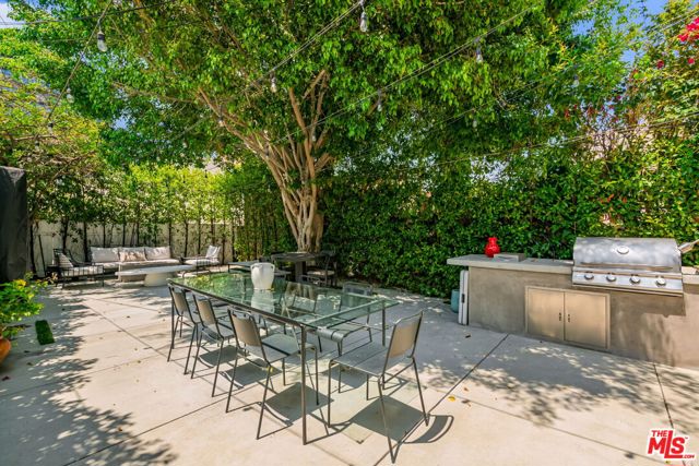 6410 W 6th Street, Los Angeles CA: https://media.crmls.org/mediaz/4e875df2-8d78-4065-9cc5-670d83a2377b.jpg