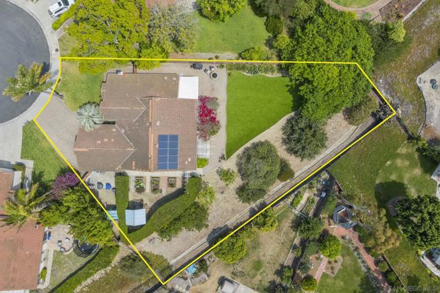 602 HOLLYRIDGE DRIVE, Encinitas CA: https://media.crmls.org/mediaz/4e8808bc-4365-4c0f-be2b-1f536d8a8e86.jpg