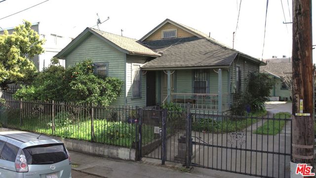 1242 Fedora Street, Los Angeles, California 90006, ,Multi-Family,For Sale,Fedora,24437361