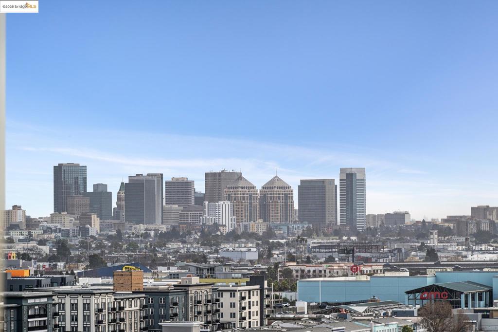 https://media.crmls.org/mediaz/4e8956a5-2a97-4e50-8c4b-cf88778f94ca.jpg?preset=X-Large