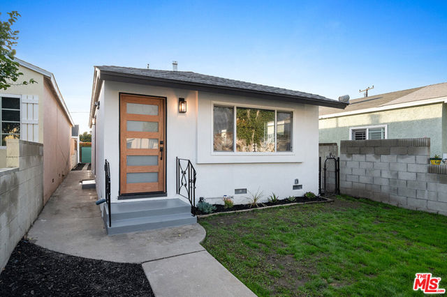 21215 Santa Fe Avenue, Long Beach, California 90810, 2 Bedrooms Bedrooms, ,1 BathroomBathrooms,Single Family Residence,For Sale,Santa Fe,25493677