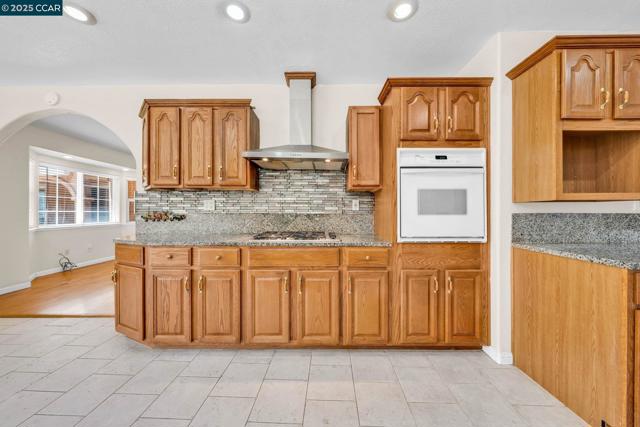 18127 Madison Ave, Castro Valley CA: https://media.crmls.org/mediaz/4e89c56e-9052-4f74-9cf4-65d27c1af1ed.jpg