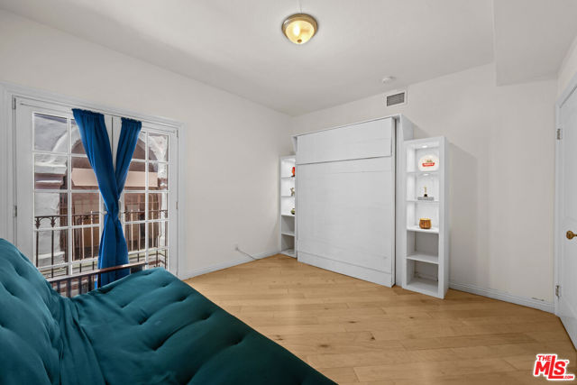 6220 Pacific Avenue, Playa del Rey CA: https://media.crmls.org/mediaz/4e8a4e82-583f-47c5-b83f-5b283f3072d4.jpg