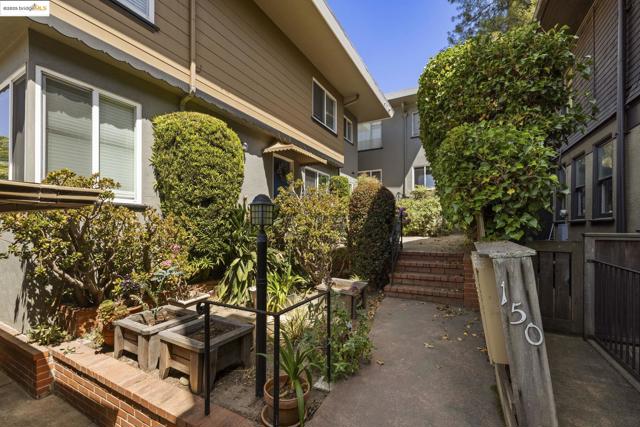 150 Monticello, Piedmont CA: https://media.crmls.org/mediaz/4e8b3d29-f8b4-4a06-b2eb-0f5b58db5751.jpg
