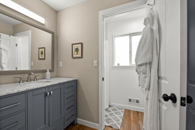 1 Malibu Court, Clayton CA: https://media.crmls.org/mediaz/4e8c7942-5ebd-4905-8b54-17318633cadd.jpg