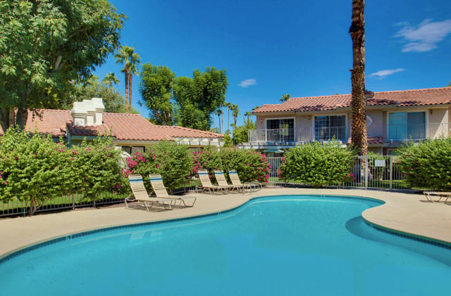 500 S Farrell Drive, Palm Springs CA: https://media.crmls.org/mediaz/4e8ca5b4-c40f-4925-8955-b3f6a7ff5cdd.jpg