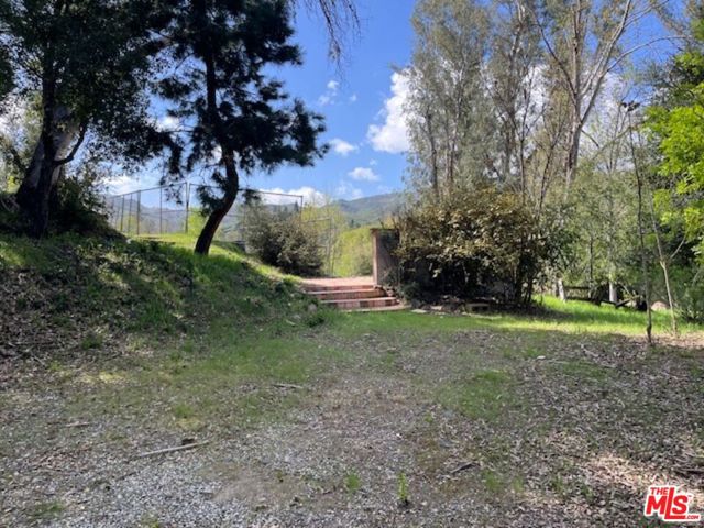 2344 Laguna Circle Drive, Agoura CA: https://media.crmls.org/mediaz/4e8cad84-5e3c-41be-8369-ba698442f07c.jpg