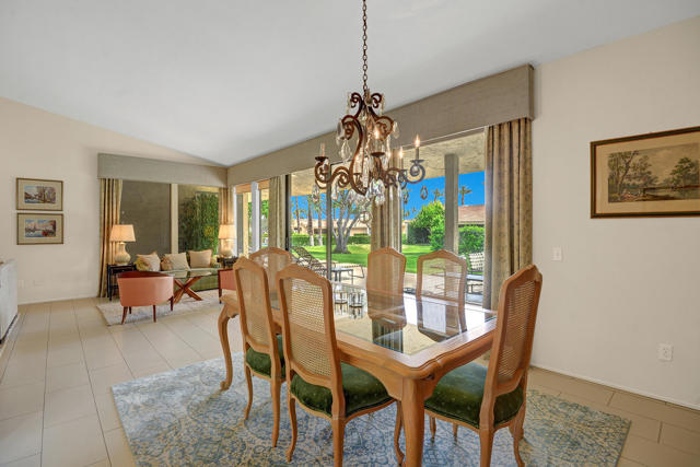 44842 Guadalupe Drive, Indian Wells CA: https://media.crmls.org/mediaz/4e8dc941-3aaa-4763-be9a-e9ae5876cd07.jpg