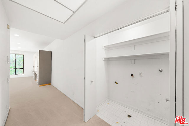 4454 Ventura Canyon Avenue, Sherman Oaks CA: https://media.crmls.org/mediaz/4e8e0b04-b8d2-4826-9d9c-c445a23cd517.jpg