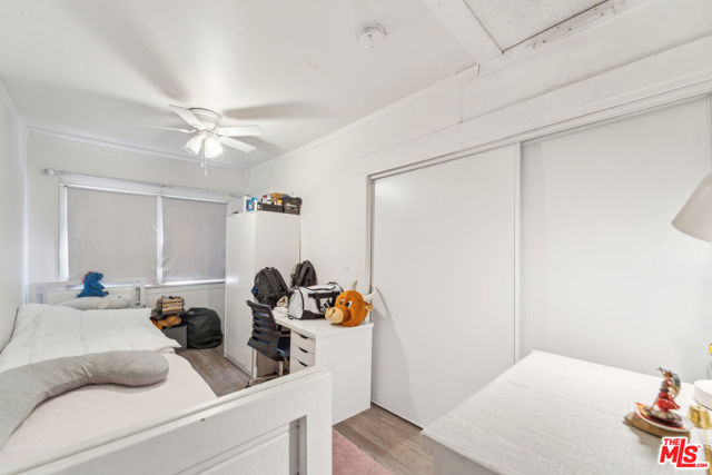 1946 S La Salle Avenue, Los Angeles CA: https://media.crmls.org/mediaz/4e8e113b-c495-4469-8b20-da8a855f52e8.jpg
