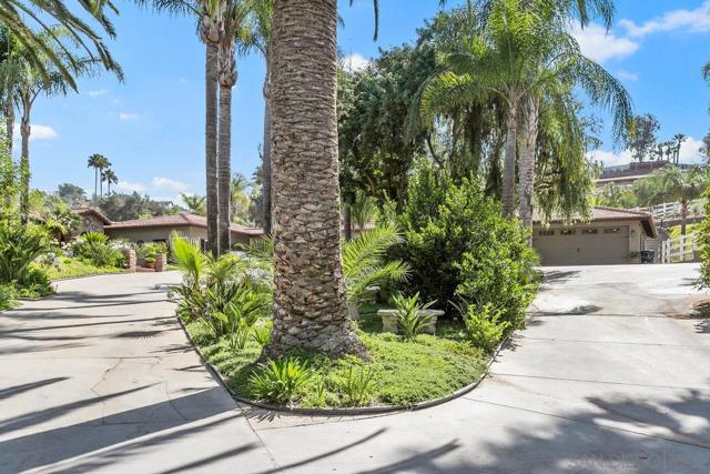 4716 S Mission Rd, Fallbrook CA: https://media.crmls.org/mediaz/4e8e23ce-3606-4f20-870e-4da3bf303807.jpg