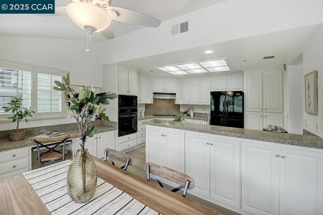 2504 Saklan Indian Dr, Walnut Creek CA: https://media.crmls.org/mediaz/4e8e4aae-3a8b-4d32-b026-e7c723254e8a.jpg